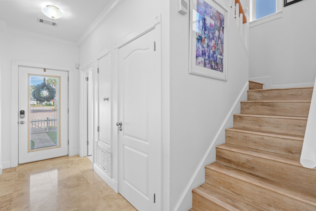 Photo 18 of Private home in prestigious Crystal Beach. Steps to beach and Pool!!