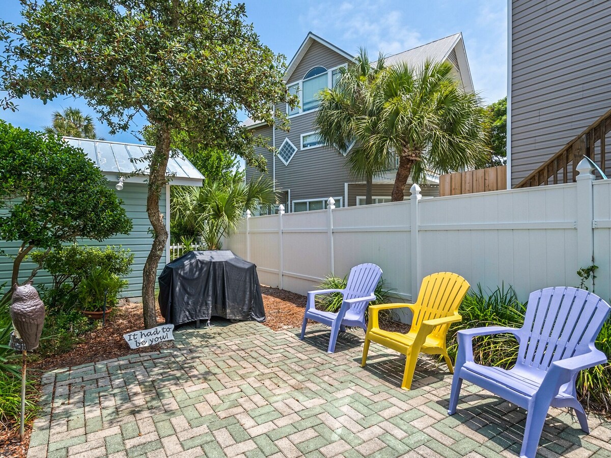Photo 37 of Private home in prestigious Crystal Beach. Steps to beach and Pool!!