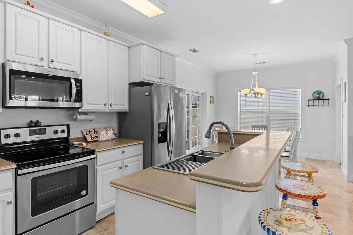 Photo 11 of Private home in prestigious Crystal Beach. Steps to beach and Pool!!