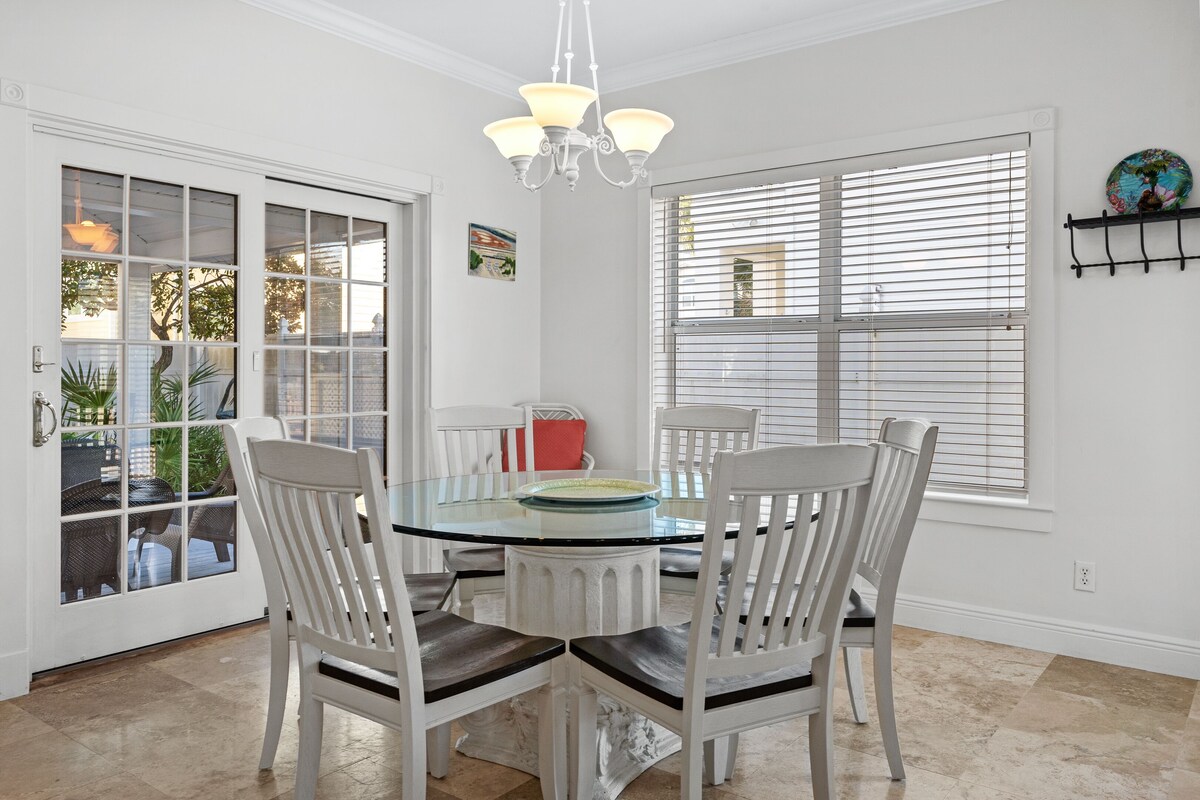 Photo 14 of Private home in prestigious Crystal Beach. Steps to beach and Pool!!