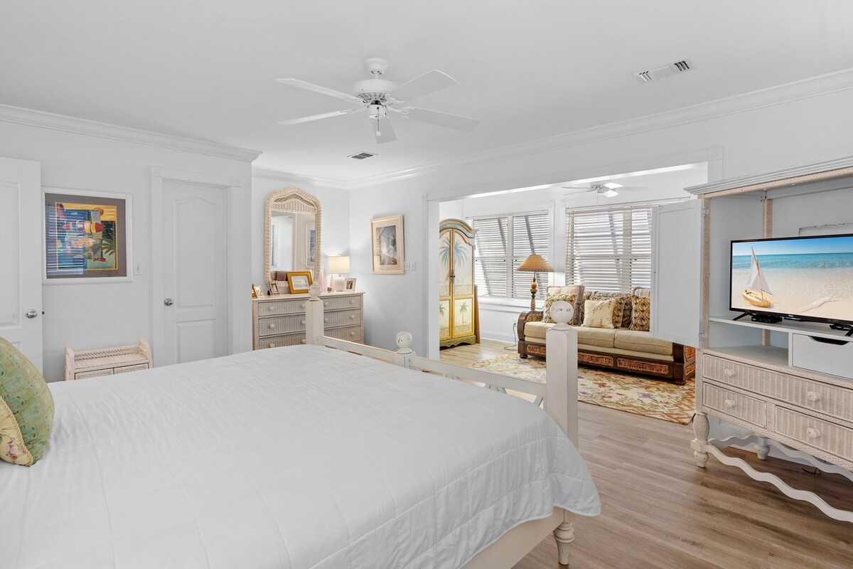 Photo 21 of Private home in prestigious Crystal Beach. Steps to beach and Pool!!