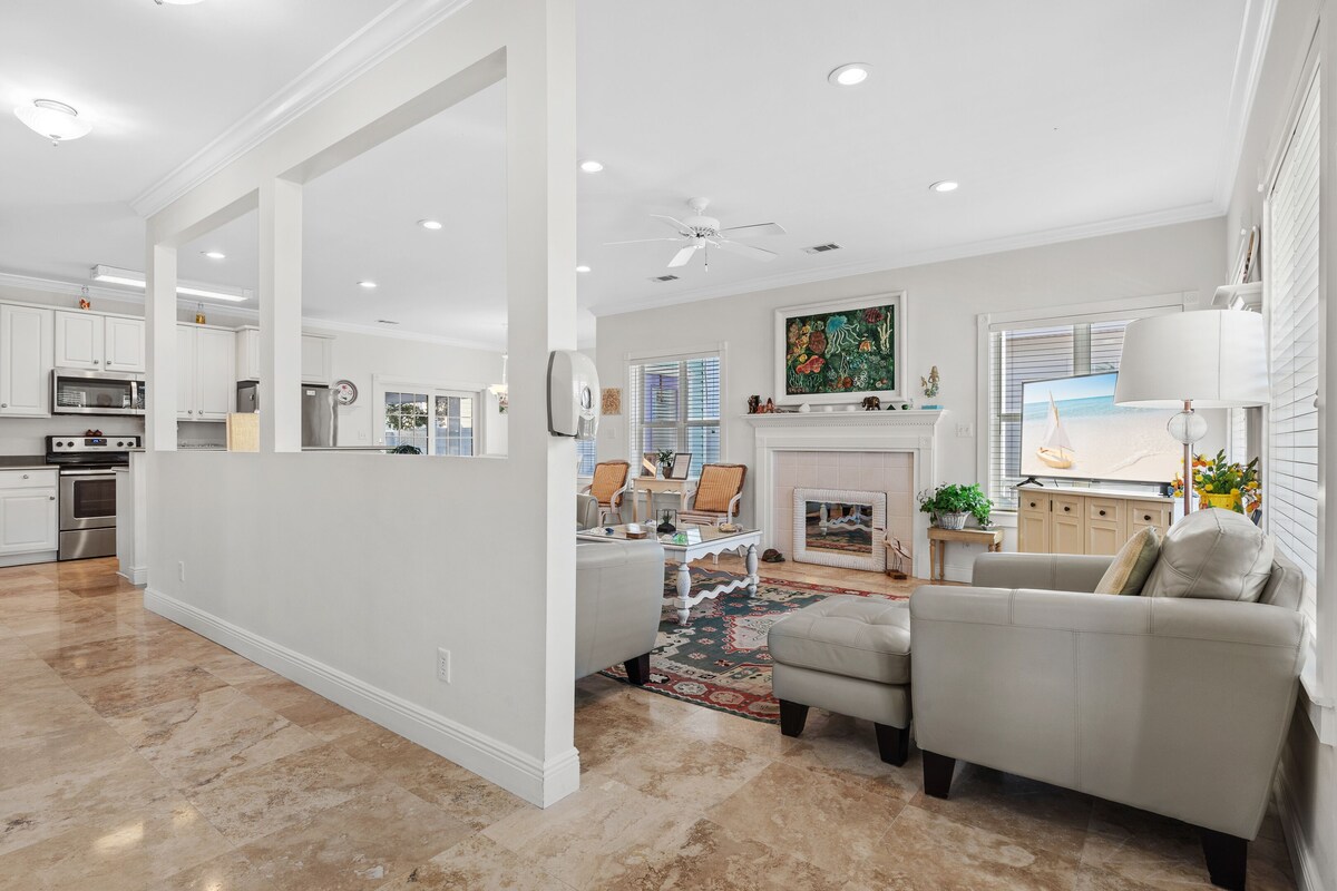Photo 9 of Private home in prestigious Crystal Beach. Steps to beach and Pool!!