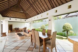 Outdoor dining - 2bdr Villas with Private Pool Seminyak (Seminyak,)