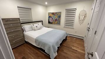 2 bedrooms, in-room safe, iron/ironing board, free WiFi