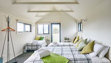 Classic Loft | 1 bedroom, laptop workspace, iron/ironing board, bed sheets