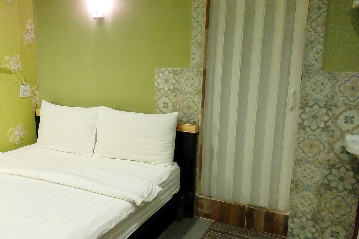 Pet Friendly Room | デスク、WiFi (無料)、客室ごとに異なる装飾、客室ごとに異なるインテリア