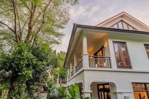 Front of property - Luxury Villas - Villa Danang Beach (Da Nang)