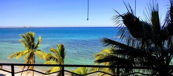 La Concha Condominio, beautiful swimming beach, you can hear the waves