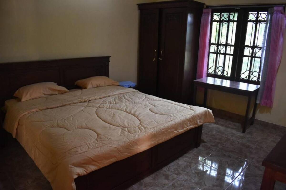 Kamar Deluks | Wi-Fi gratis dan seprai linen