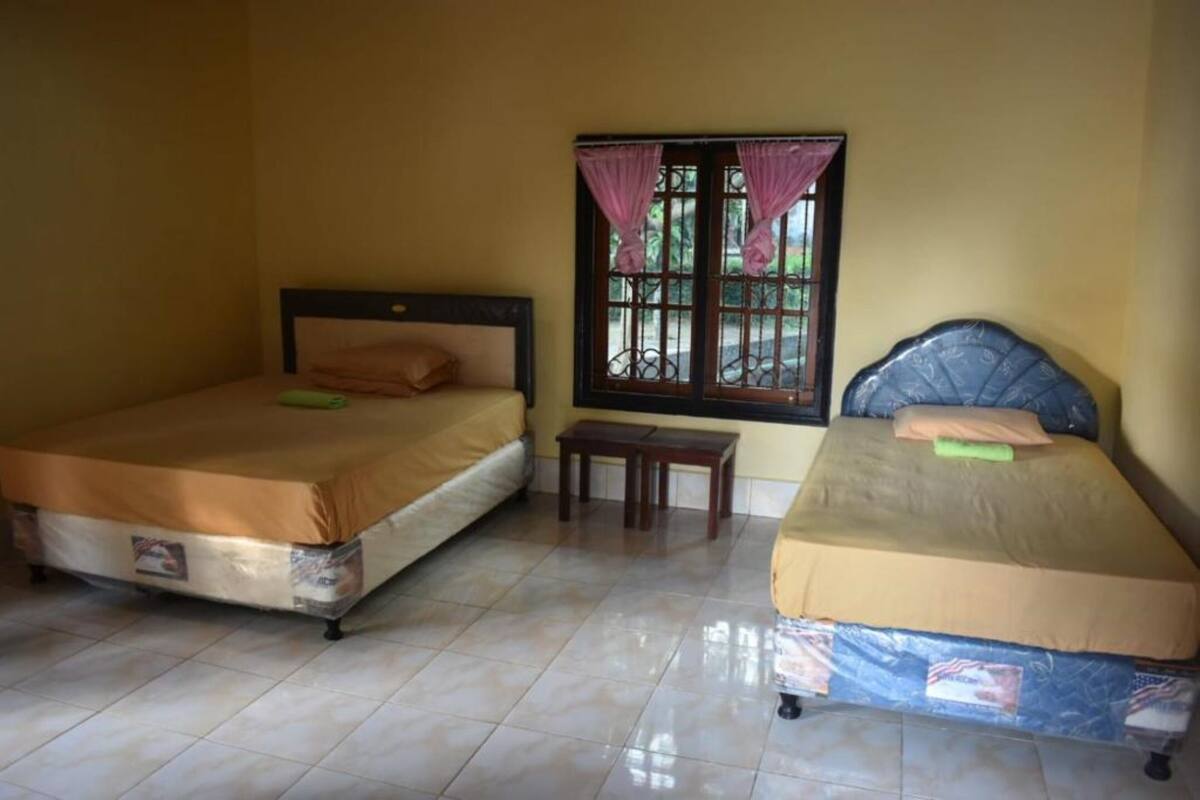 Family Room | WiFi (free), bed sheets