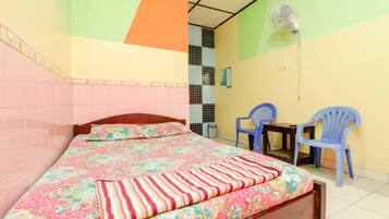 Escriptori i roba de llit