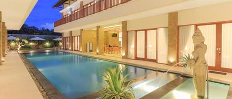 Outdoor pool, pool umbrellas, sun loungers