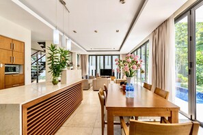 In-room dining - Ocean Villa Danang Beach (Da Nang)