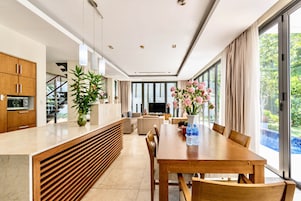 房內用餐