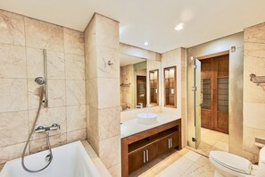 Family Villa, 4 Bedrooms | Bathroom | Combined shower/bathtub, deep-soaking bathtub, hydromassage showerhead - Ocean Villa Danang Beach (Da Nang)