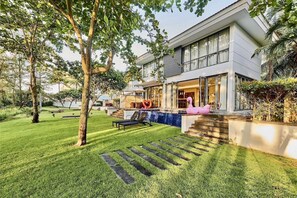 Property grounds - Ocean Villa Danang Beach (Da Nang)