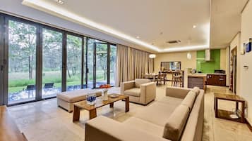 Family Villa, 4 Bedrooms | Living room | Smart TV