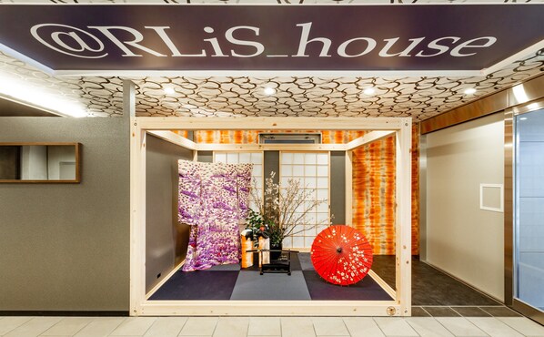 Lobby - At RLiS House Tsutenkaku (Osaka)