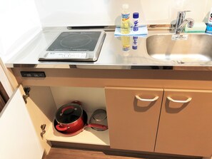 Fridge, microwave, stovetop, electric kettle