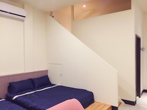Family Room | Desk, free WiFi, bed sheets - MoMo B&B (Hengchun)