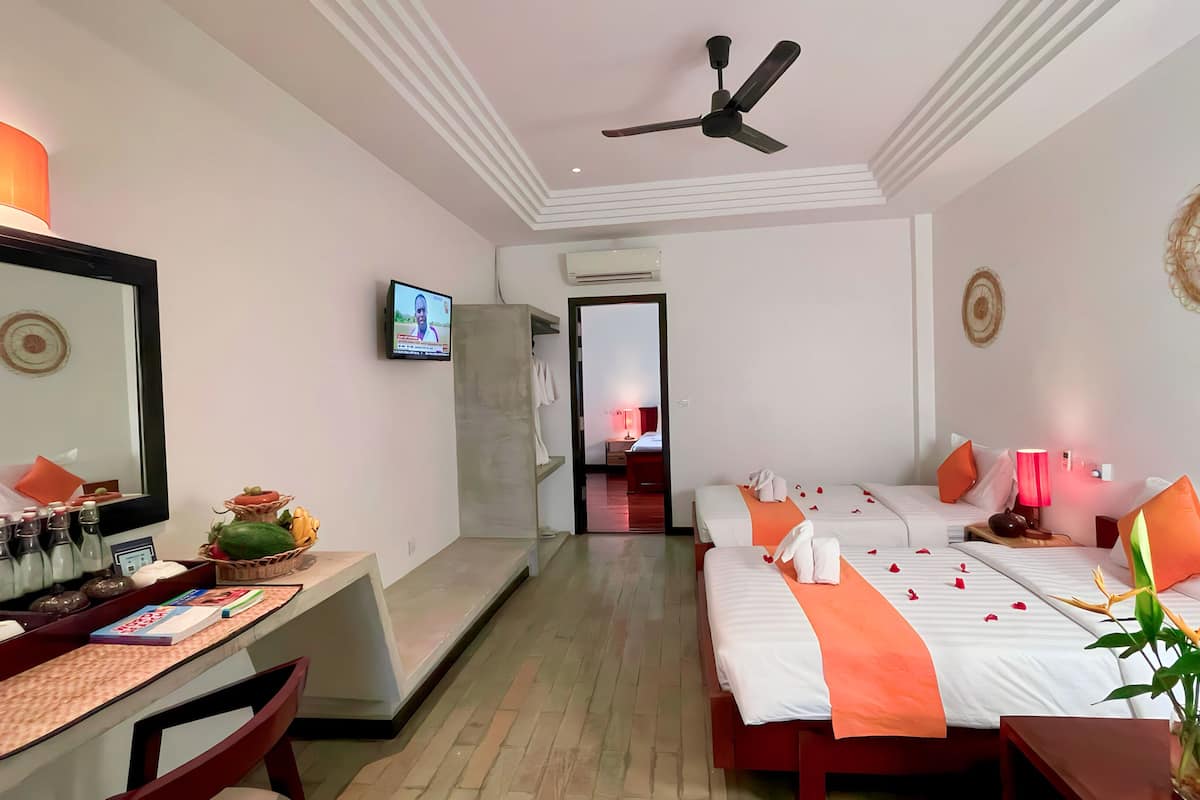 Family Studio Suite, Pool View (Free Bus Station Pick up)