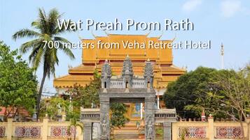 Wat Preah Prom Rath, a temple 700 meters from Veha Retreat Hotel.