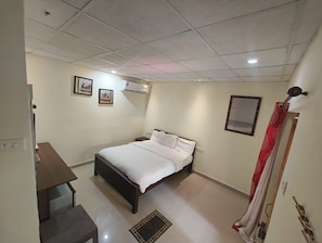 Kamar Deluks | 1 kamar tidur dan seprai linen