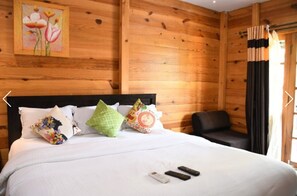 1 bedroom, bed sheets
