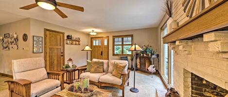 TV, fireplace, DVD player, books