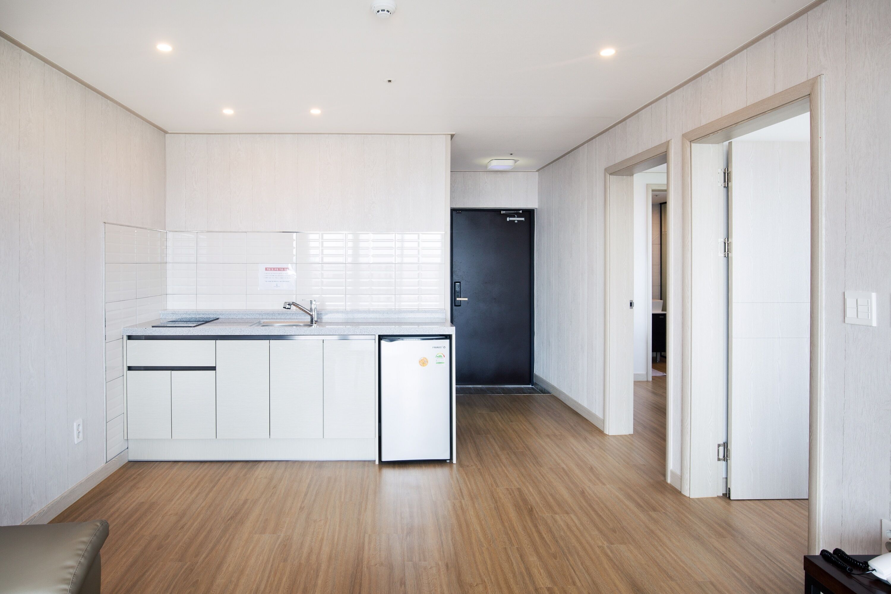 suite, garden view | private kitchen | coffee/tea maker, electric kettle