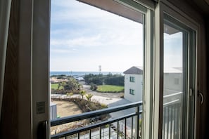 Phòng Suite có thiết kế đặc trưng, quang cảnh vườn | Quang cảnh từ phòng