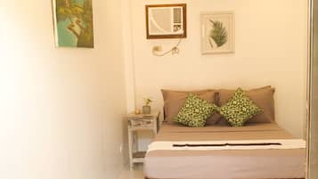 Standaard eenpersoonskamer | 2 slaapkamers, een kluis op de kamer, individueel gedecoreerd