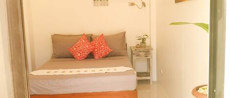 Standaard eenpersoonskamer | 2 slaapkamers, een kluis op de kamer, individueel gedecoreerd