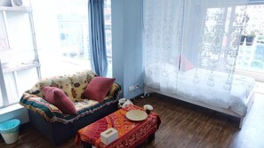 5 bedrooms, WiFi, bed sheets - Enchanted forest hotel (Rock Hill)