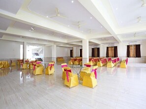 每日付費供應外帶早餐
