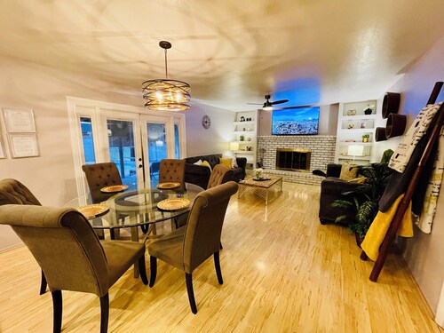 Tempe Escape: Heated Pool, Billiards & Firepit Fun