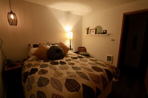 1 bedroom, iron/ironing board, bed sheets