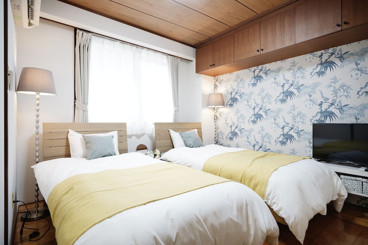 2 Bedrooms Apartment 3B (Room 202) | 1 bedroom, iron/ironing board, free WiFi