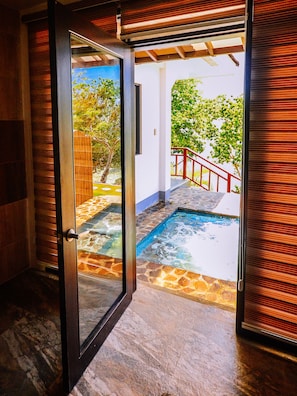 5 piscinas al aire libre (de 07:00 a 22:00), tumbonas