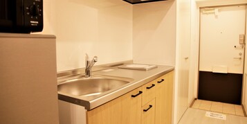 雙床房 | 私人小型廚房 | 雪櫃、微波爐、爐具、電熱水壺