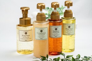 Vòi sen/bồn tắm kết hợp, đồ dùng nhà tắm miễn phí, máy sấy tóc