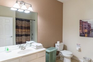 Combined shower/tub