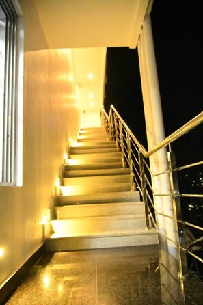 Staircase - Hotel Waanderers Howff (Port Blair)