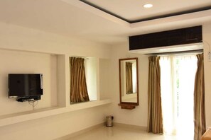 Television - Hotel Waanderers Howff (Port Blair)