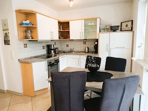 Køleskab, mikrobølgeovn, ovn, opvaskemaskine