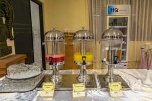 Daily buffet breakfast for a fee