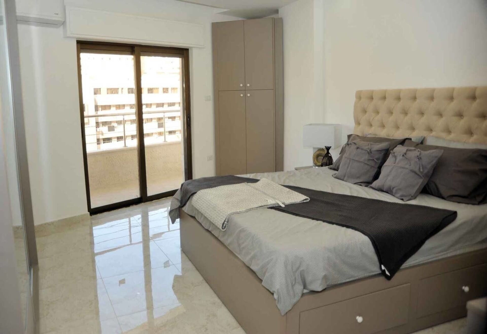 Amazing one Bedroom Apartment in Amman, Elwebdah 2