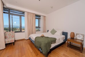 2 bedrooms, in-room safe, desk, iron/ironing board - Sunset romantic 2 BR AP balcony ocean view | Private beach (Da Nang)