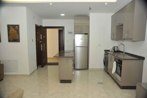 Apartment | Private kitchen | Fridge, microwave, oven, stovetop - Amazing one Bedroom Apartment in Amman,elwebdah 6 (Amman)
