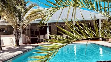 3 outdoor pools, pool loungers